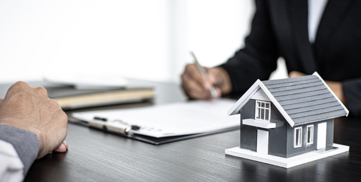 Baufinanzierungsexperte werden: Schritt für Schritt zur erfolgreichen Karriere – ​Alles, was Sie über Ausbildung, Voraussetzungen und Verdienstmöglichkeiten wissen müssen