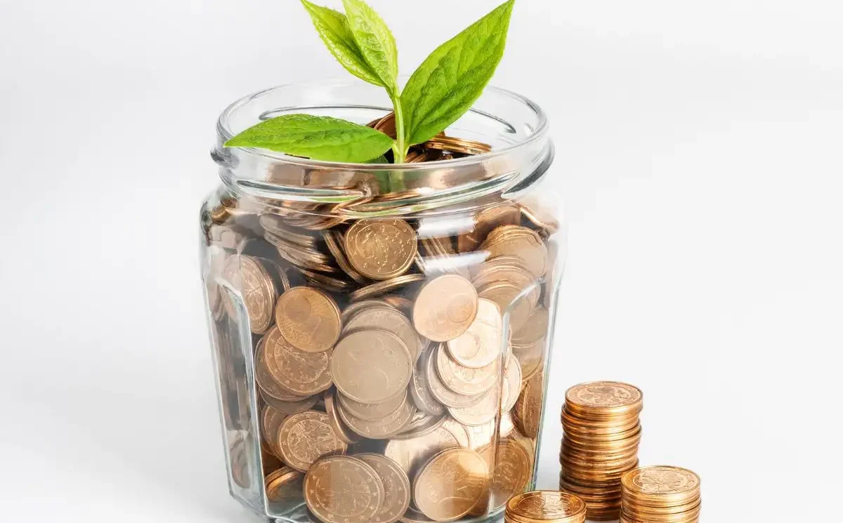 Nachhaltigkeit im Versicherungsvertrieb: Neue Pflichten als Chance nutzen​ – Wie Vermittler:innen durch nachhaltige Beratung ihre Kundenbindung stärken können