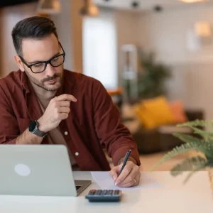 Online-IDD-Weiterbildung für Versicherungsvermittler:innen